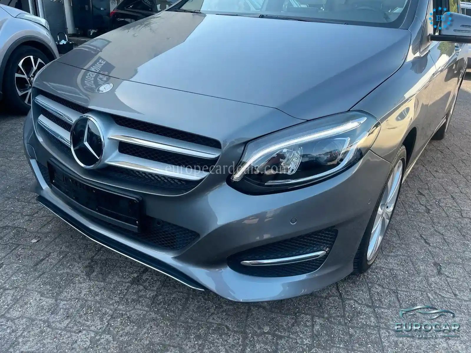 Mercedes-Benz B 220