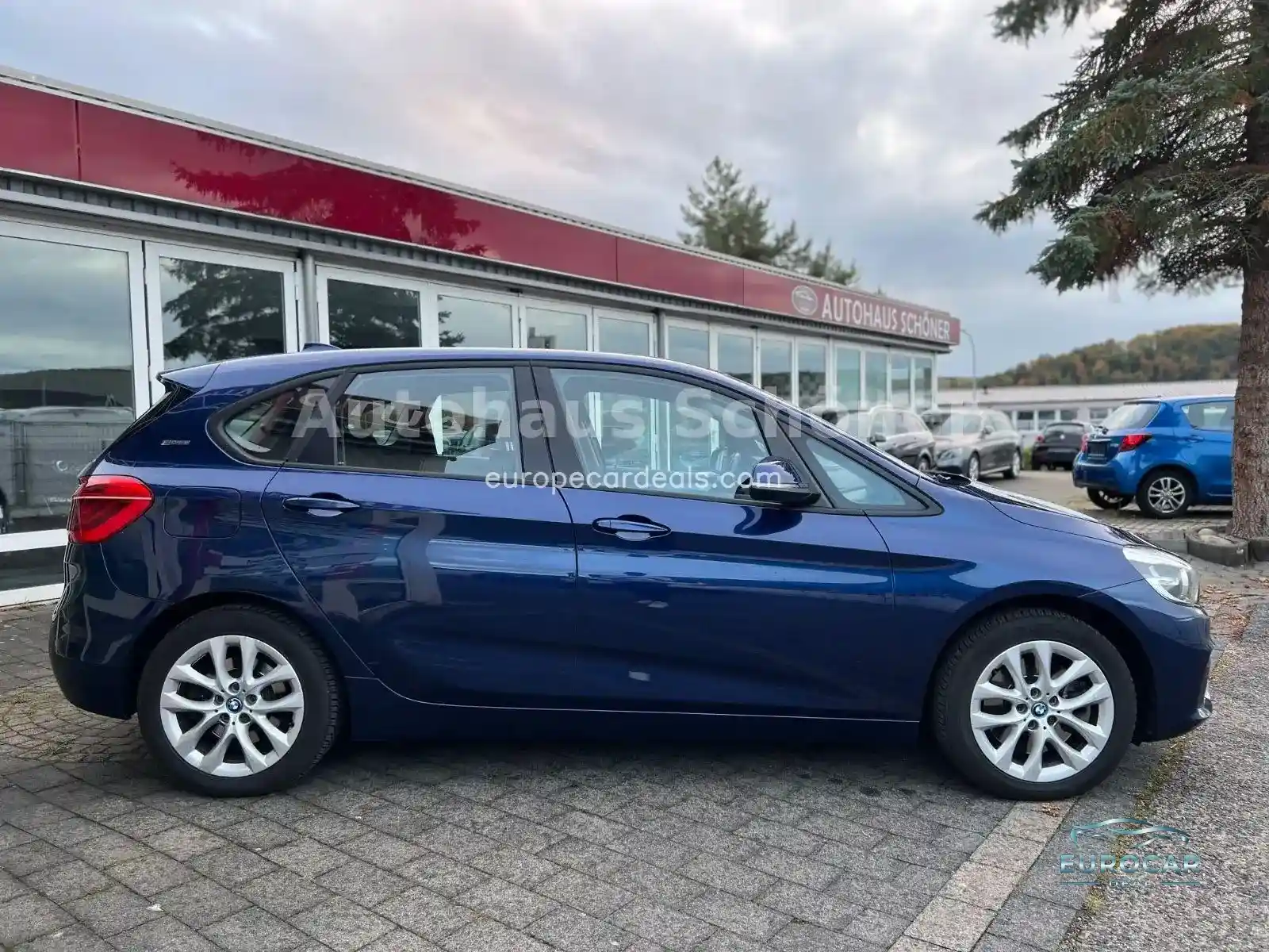 BMW 225