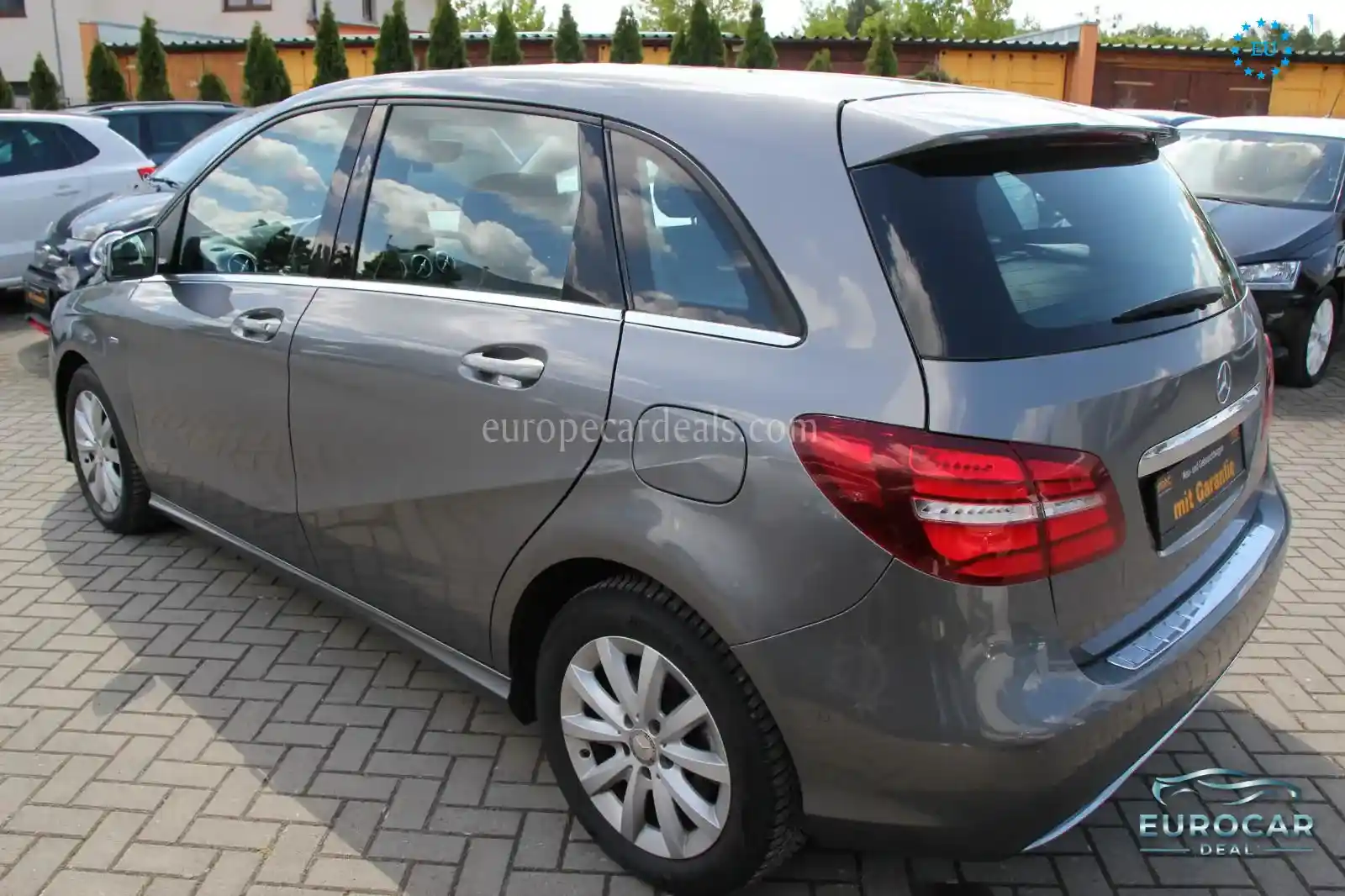 Mercedes-Benz B 180