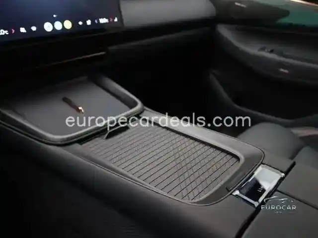 Lynk&Co 08