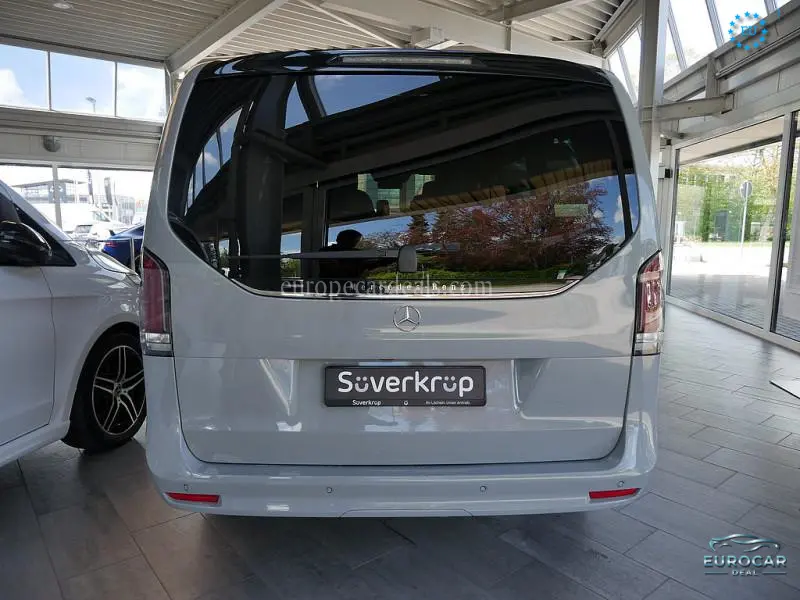 Mercedes-Benz V 220