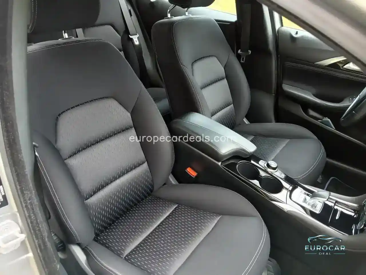 Infiniti Q30