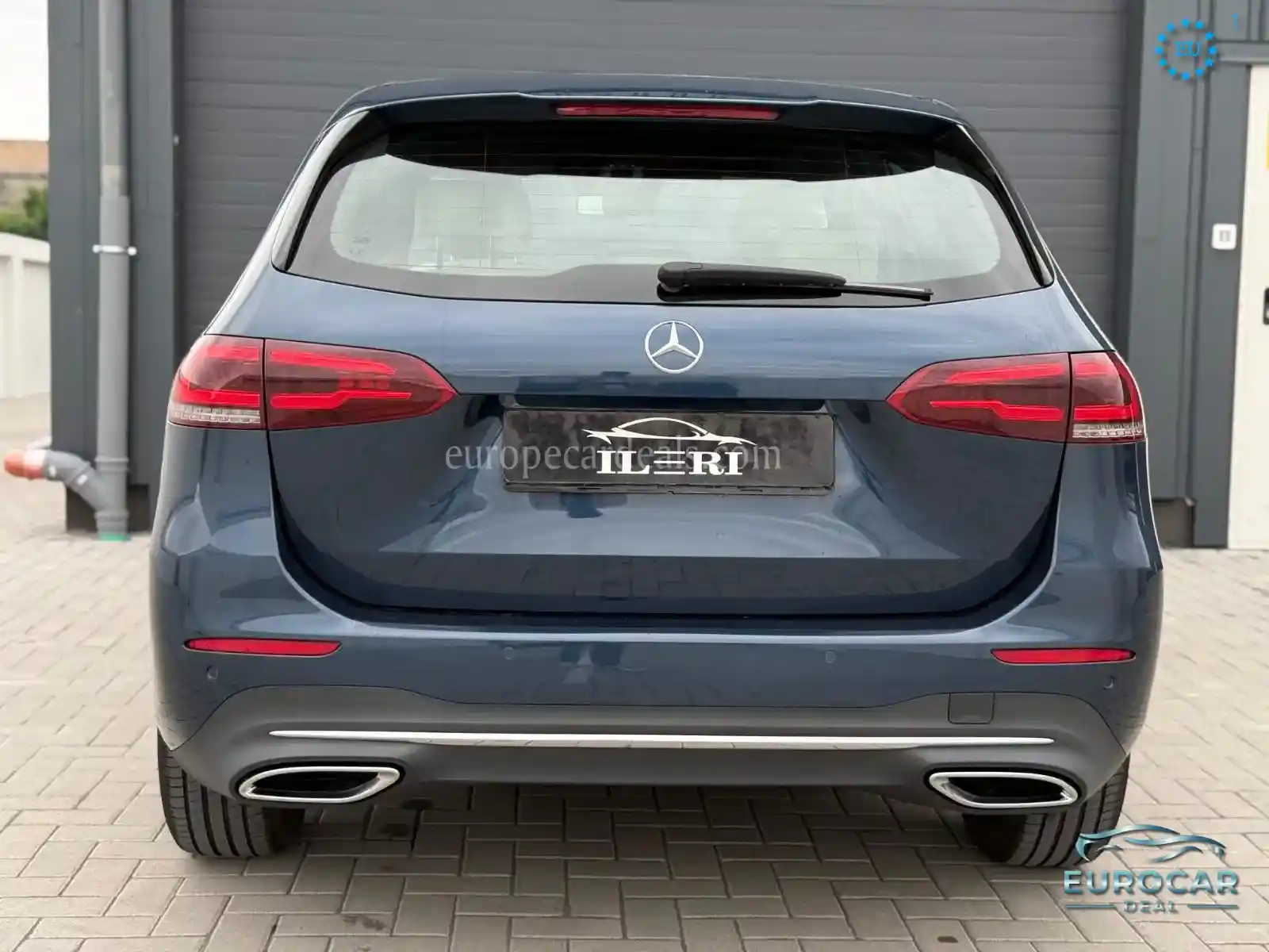Mercedes-Benz B 180