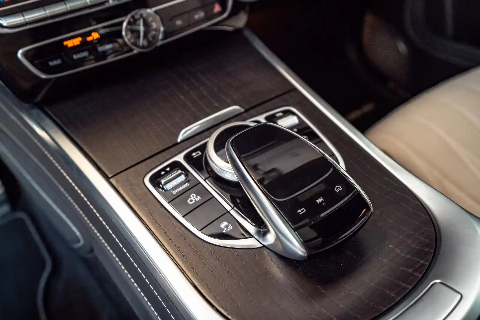 Mercedes-Benz G 500