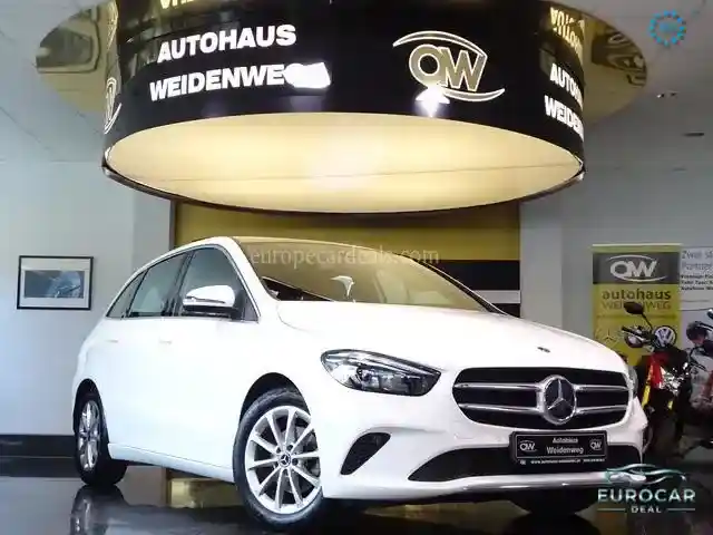 Mercedes-Benz B 180