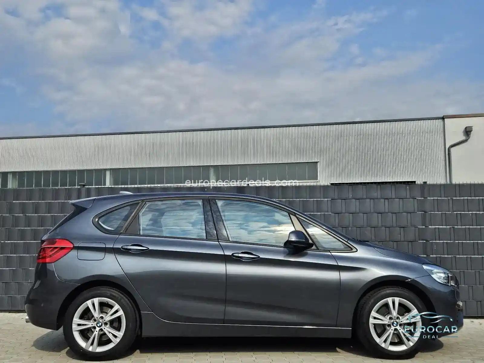 BMW 225