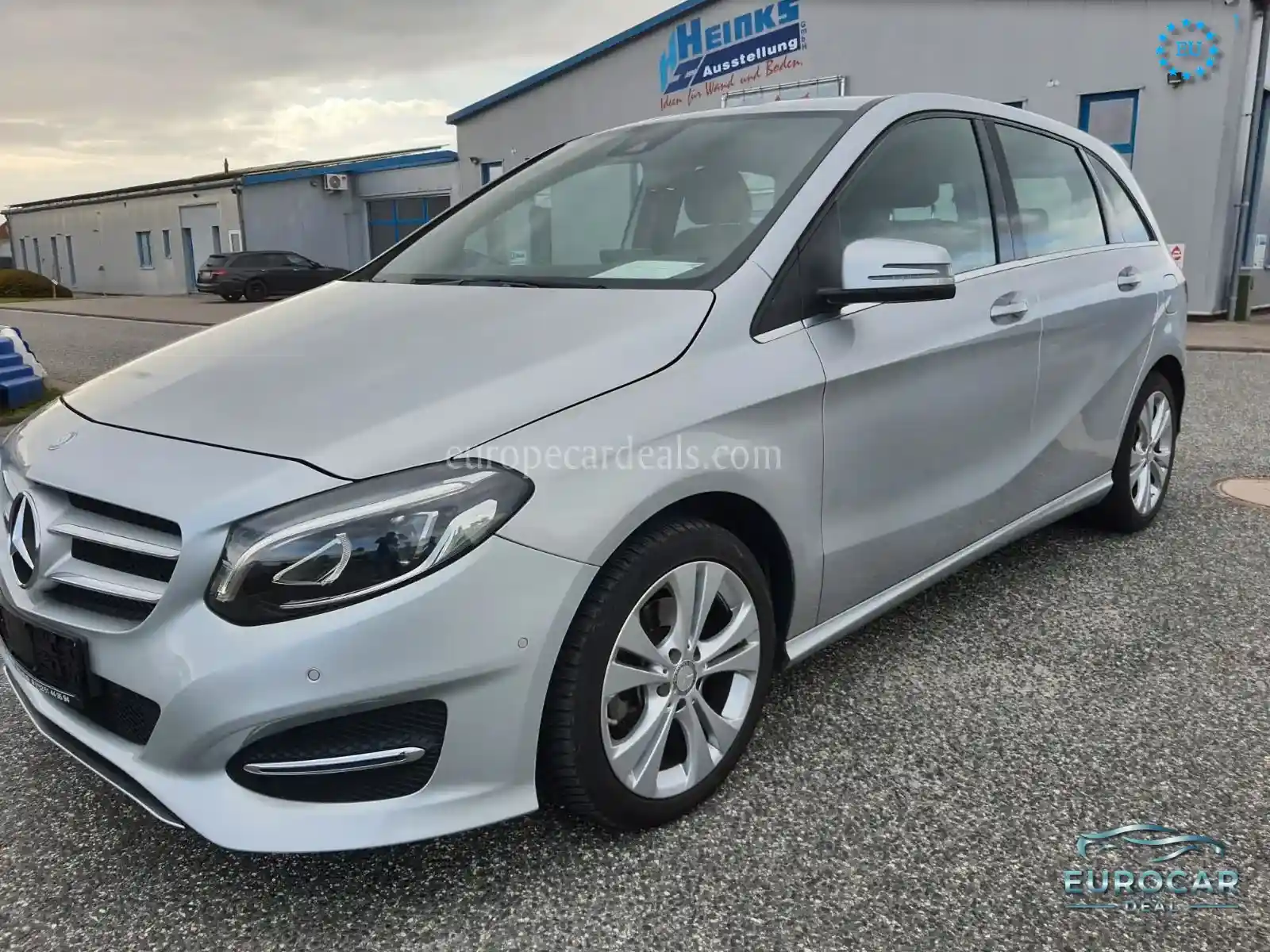 Mercedes-Benz B 180
