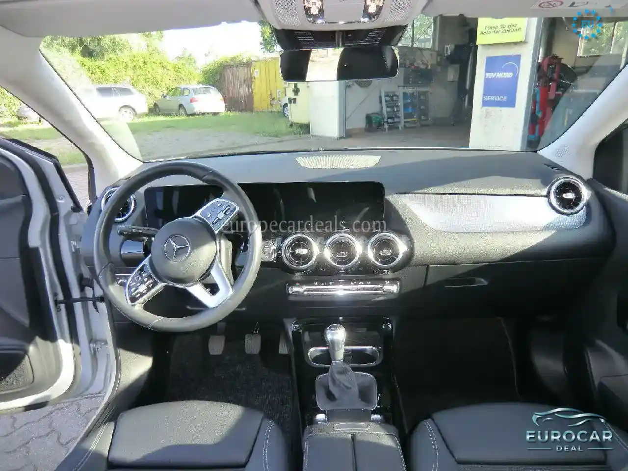 Mercedes-Benz B 180