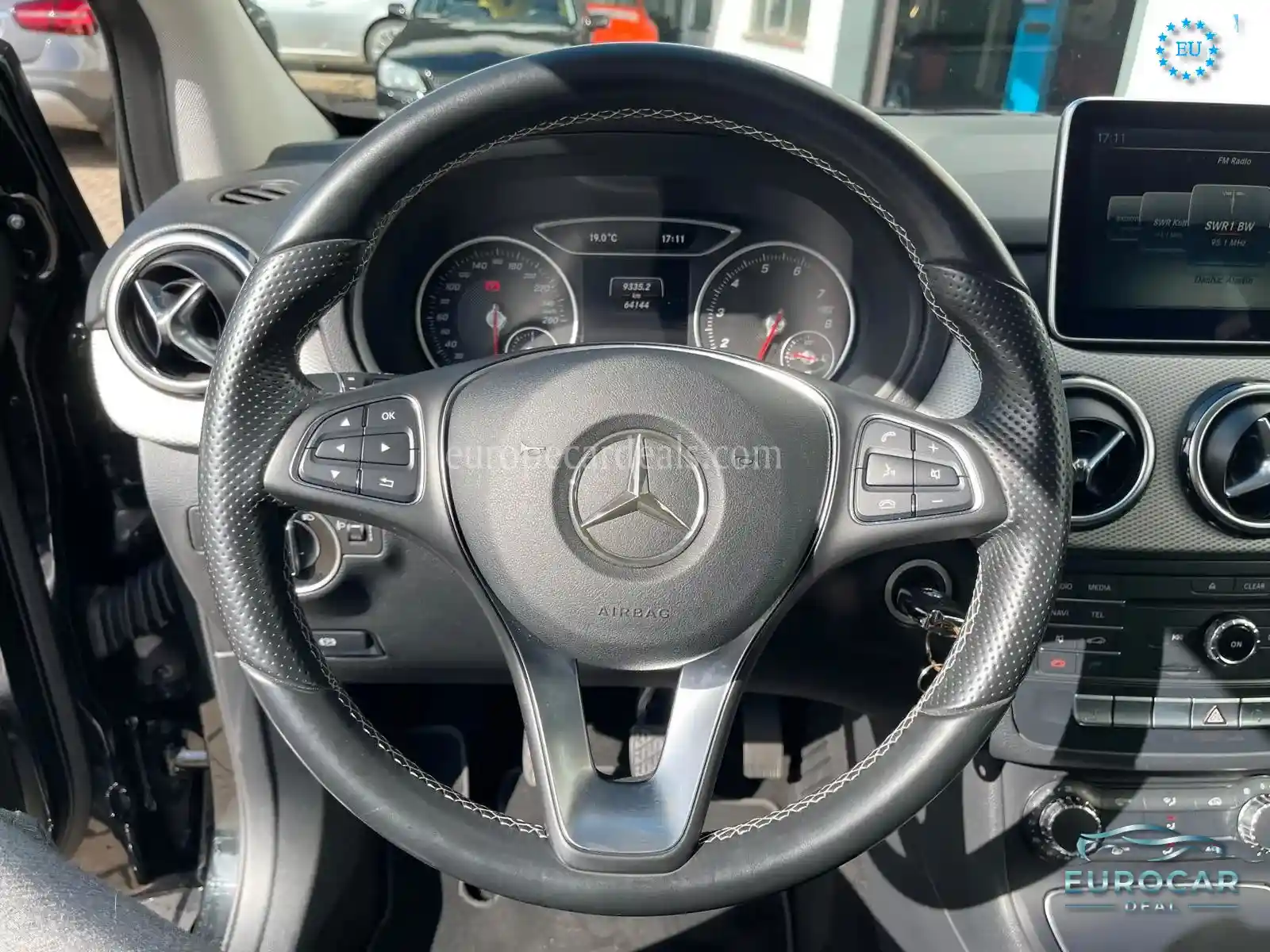 Mercedes-Benz B 180