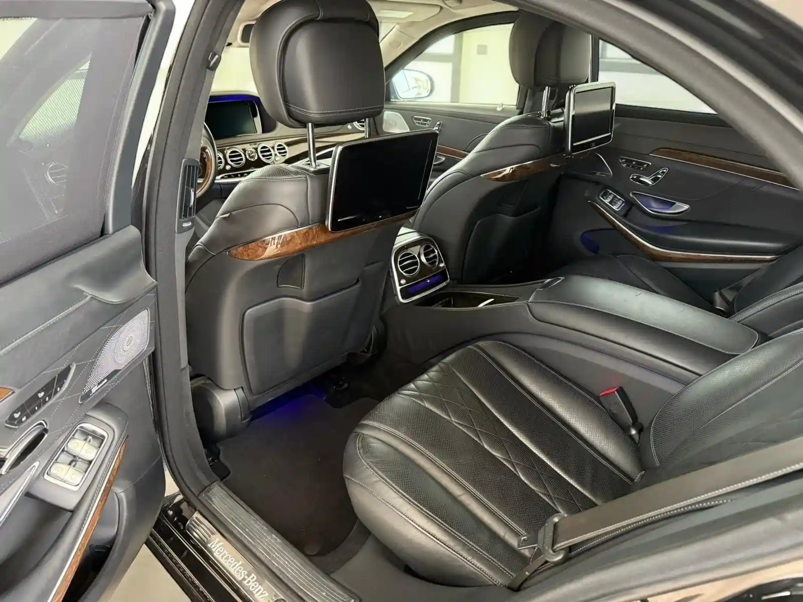 Mercedes-Benz S 600