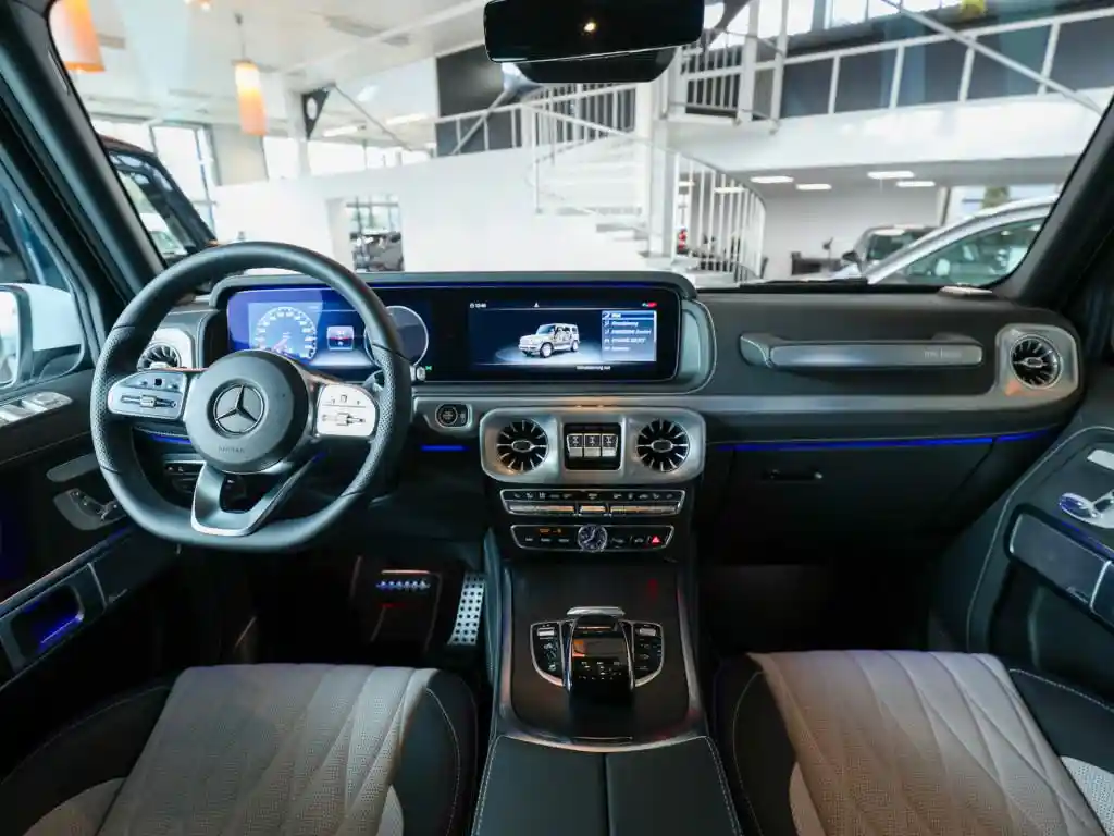 Mercedes-Benz G 500