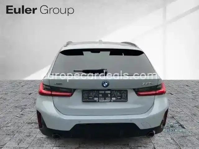 BMW 330