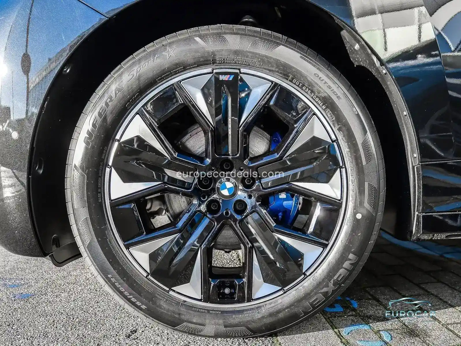 BMW iX