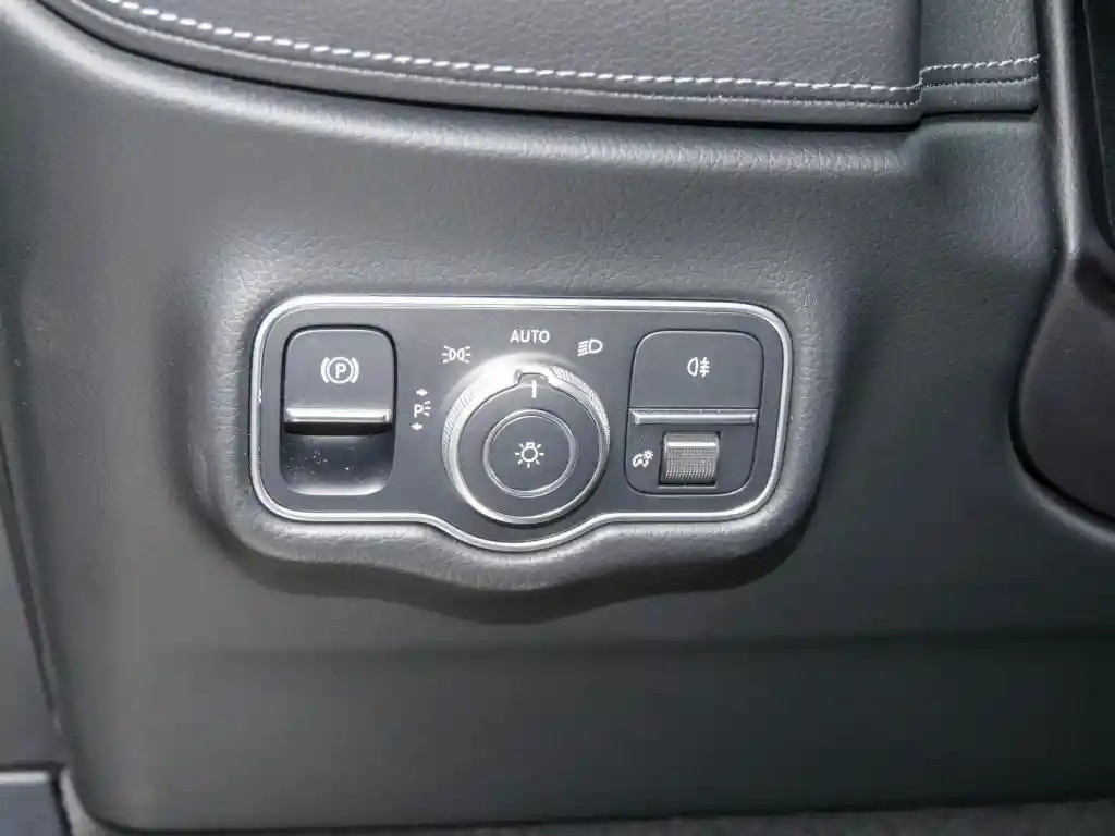 Mercedes-Benz G 500