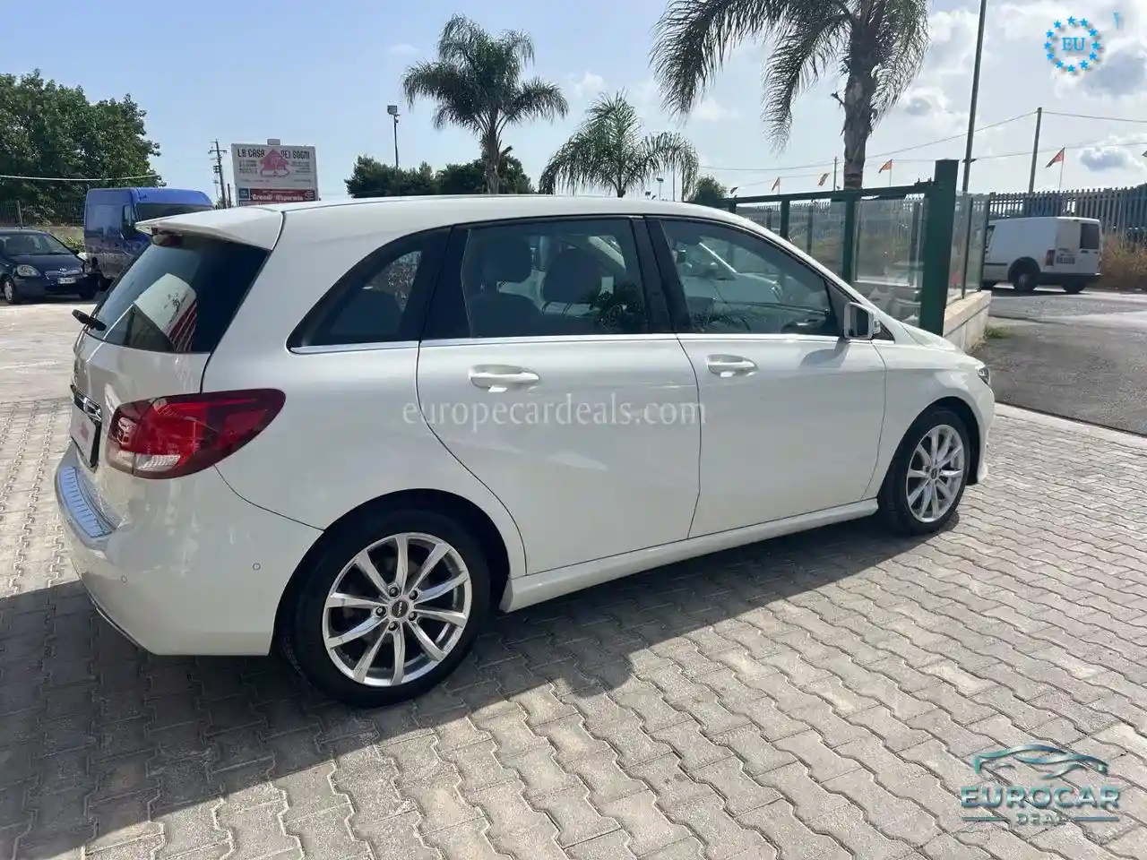 Mercedes-Benz B 180