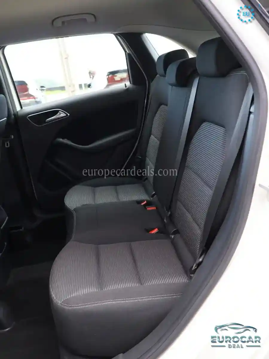 Mercedes-Benz B 180