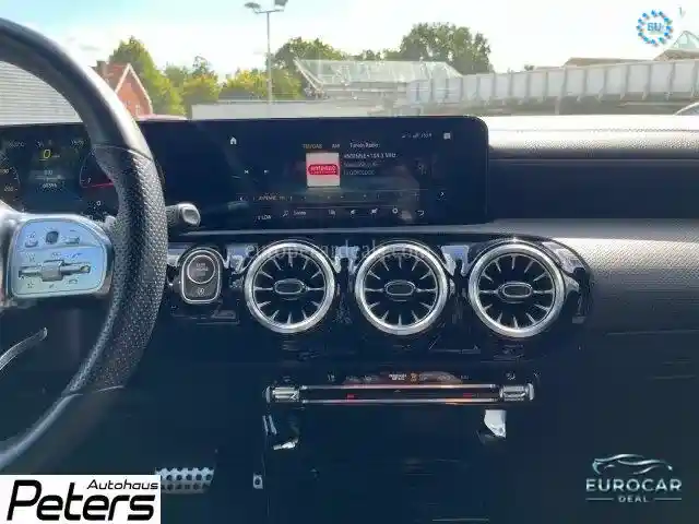 Mercedes-Benz CLA 220