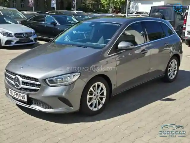 Mercedes-Benz B 180