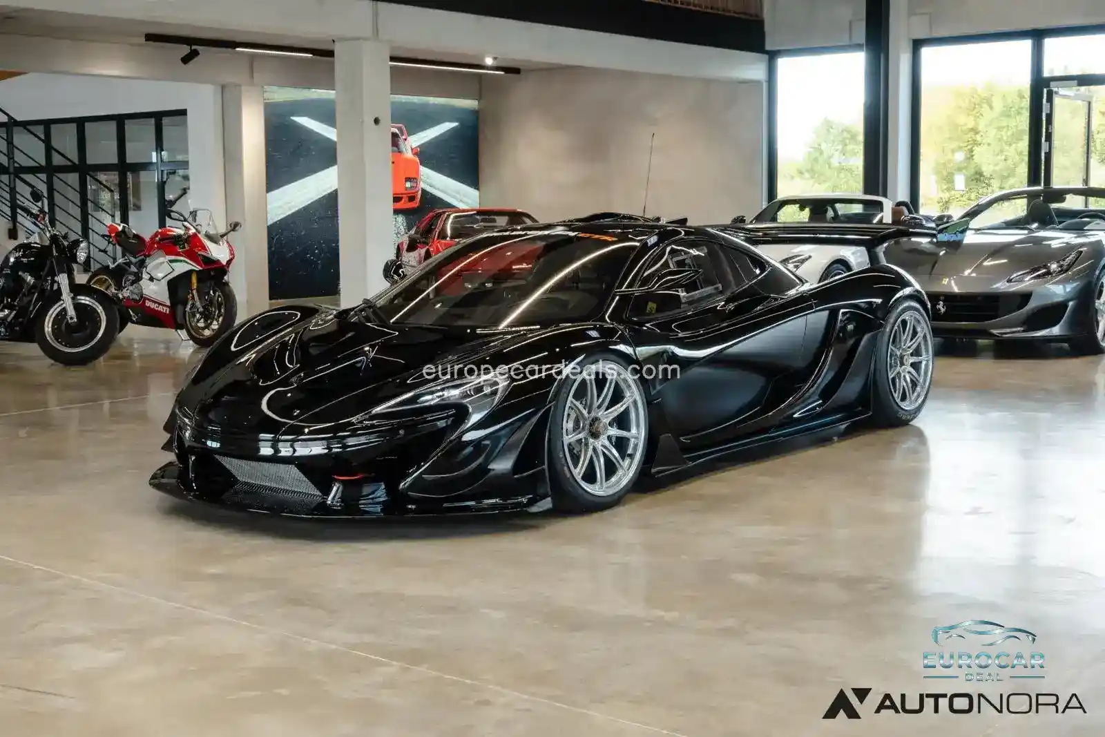 McLaren P1