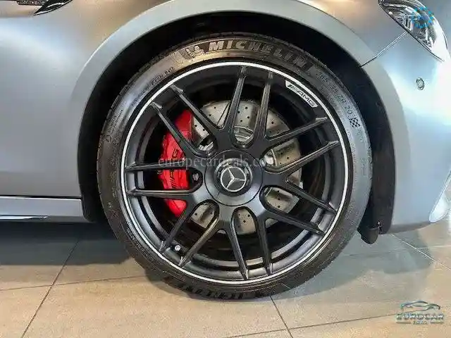 Mercedes-Benz E 63 AMG