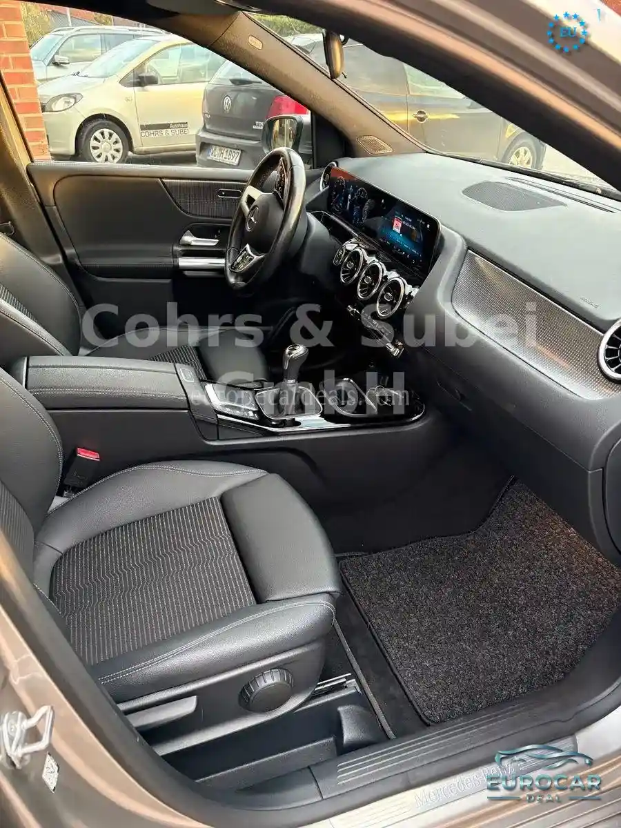 Mercedes-Benz B 180