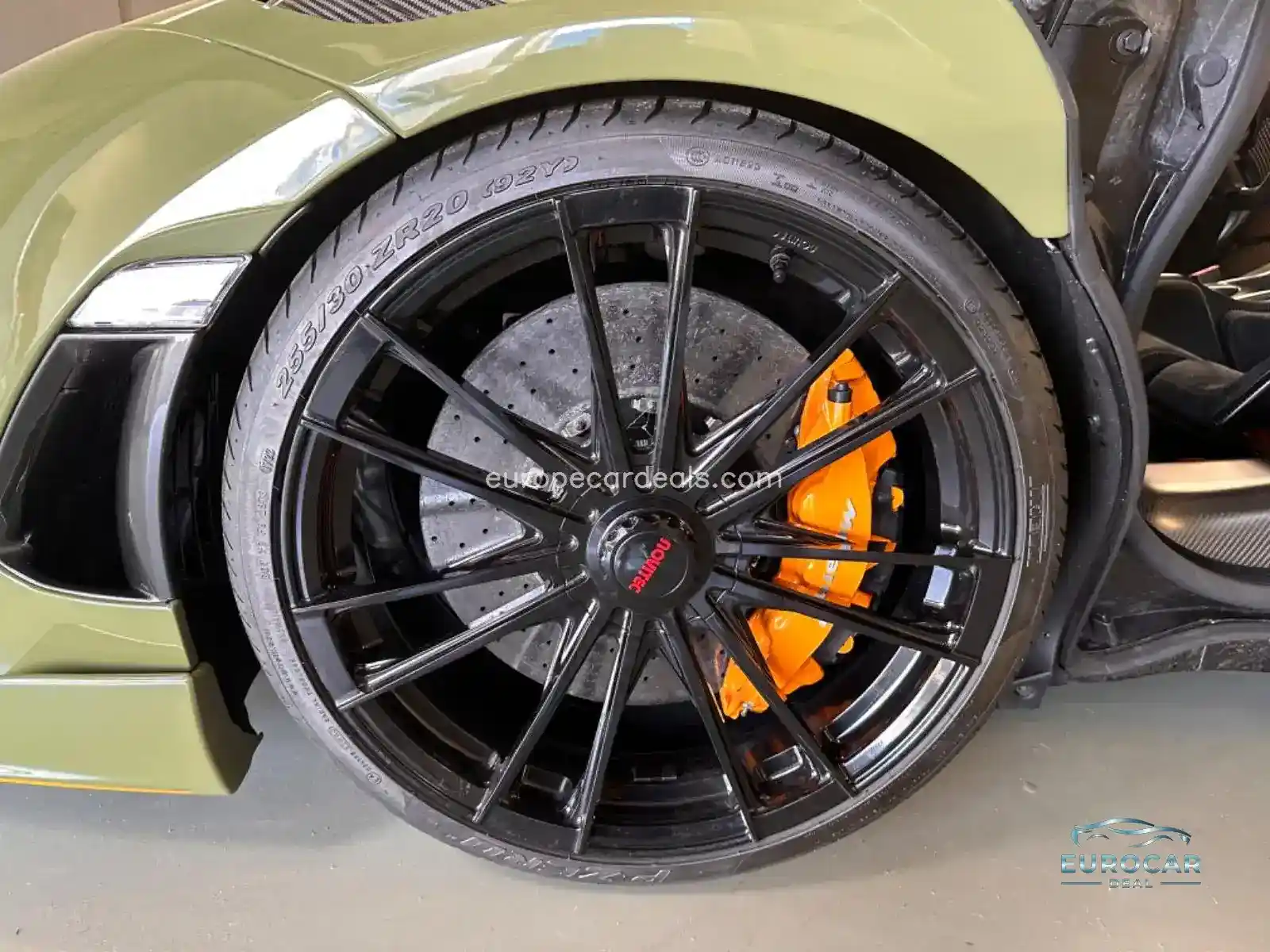 McLaren 765LT