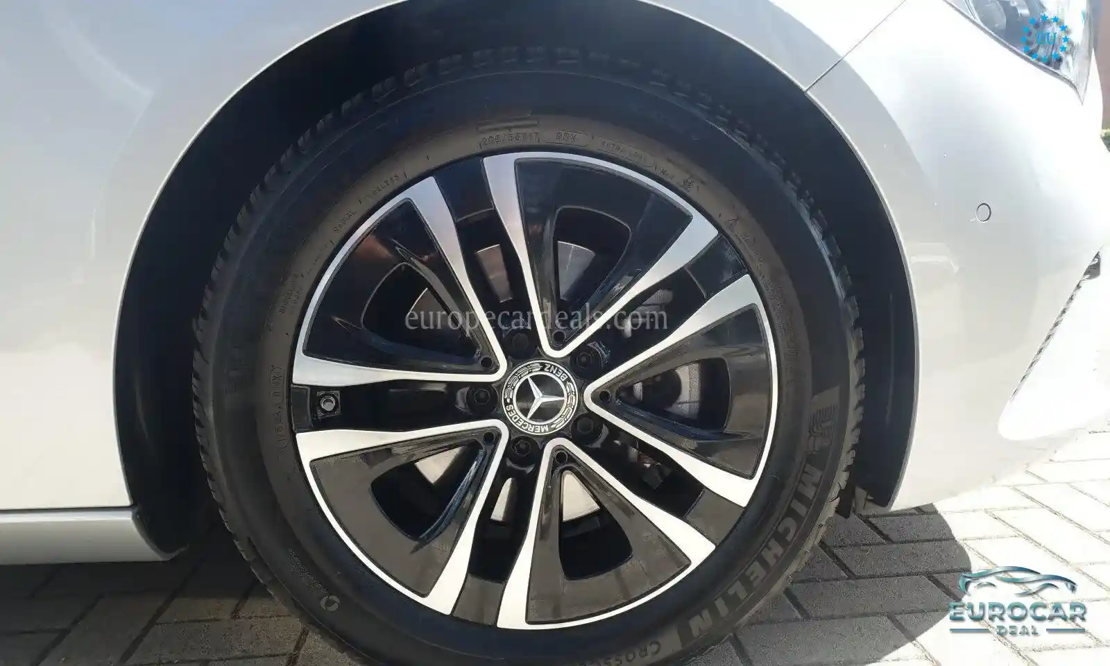 Mercedes-Benz B 200