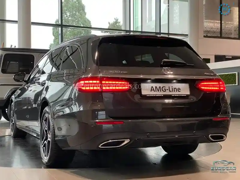 Mercedes-Benz E 300