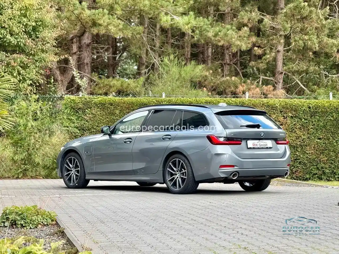 BMW 330