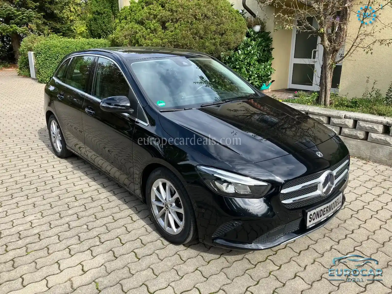 Mercedes-Benz B 180