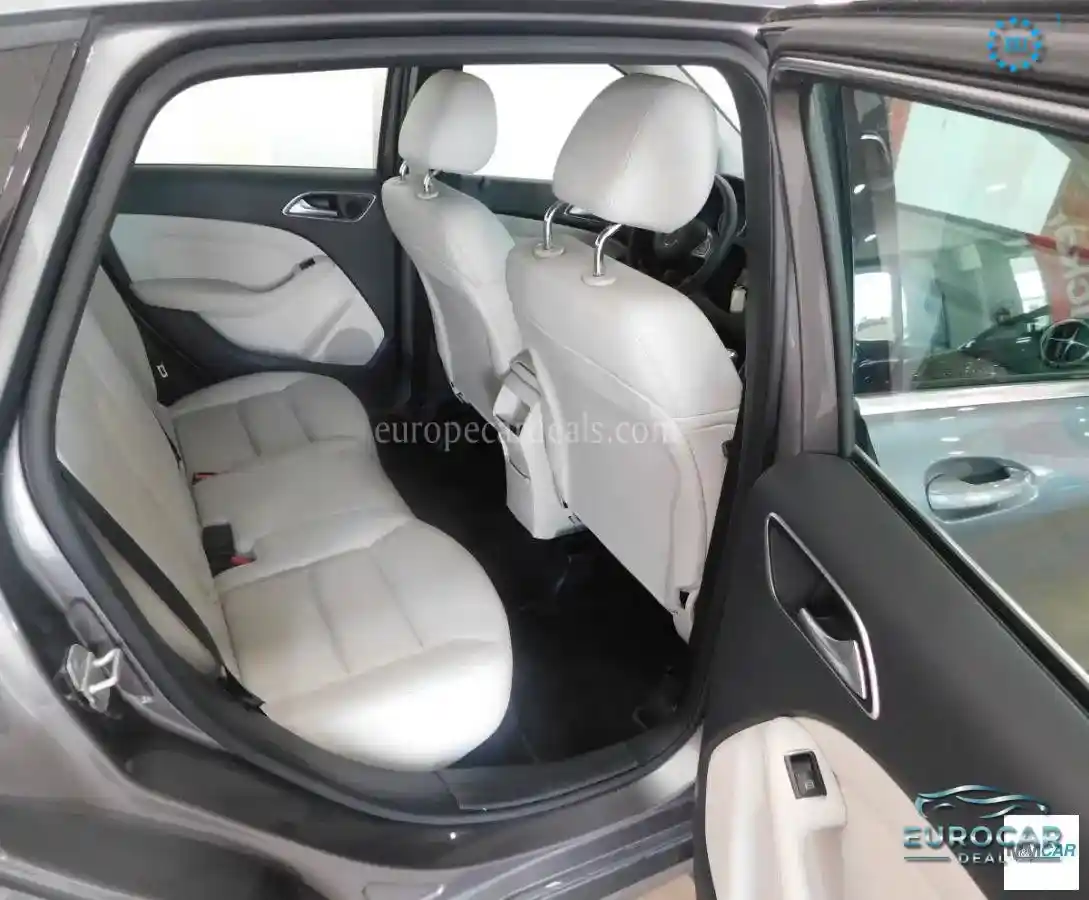Mercedes-Benz B 200