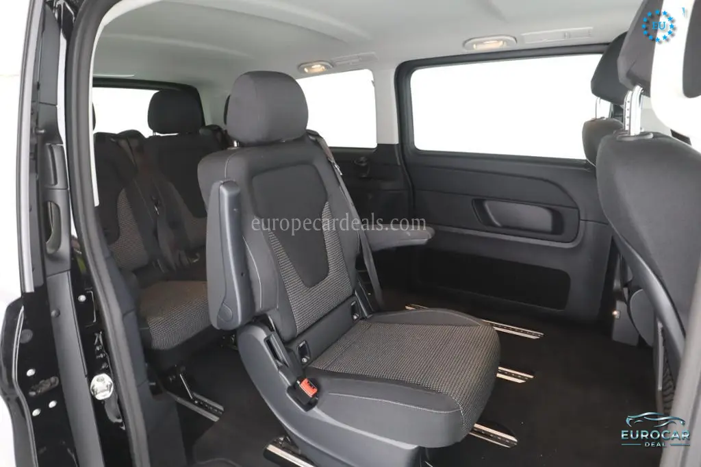 Mercedes-Benz V 220