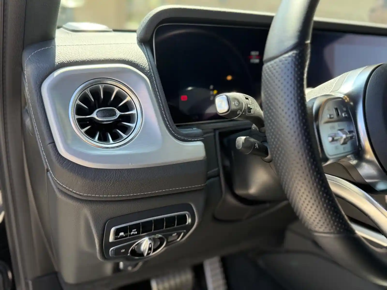 Mercedes-Benz G 500