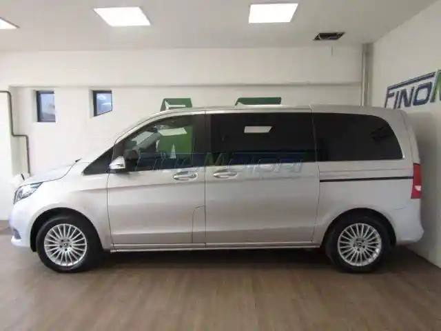 Mercedes-Benz V 200