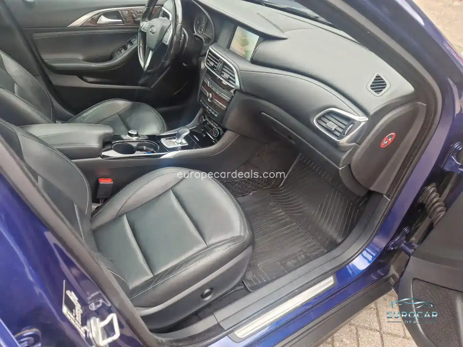 Infiniti QX30