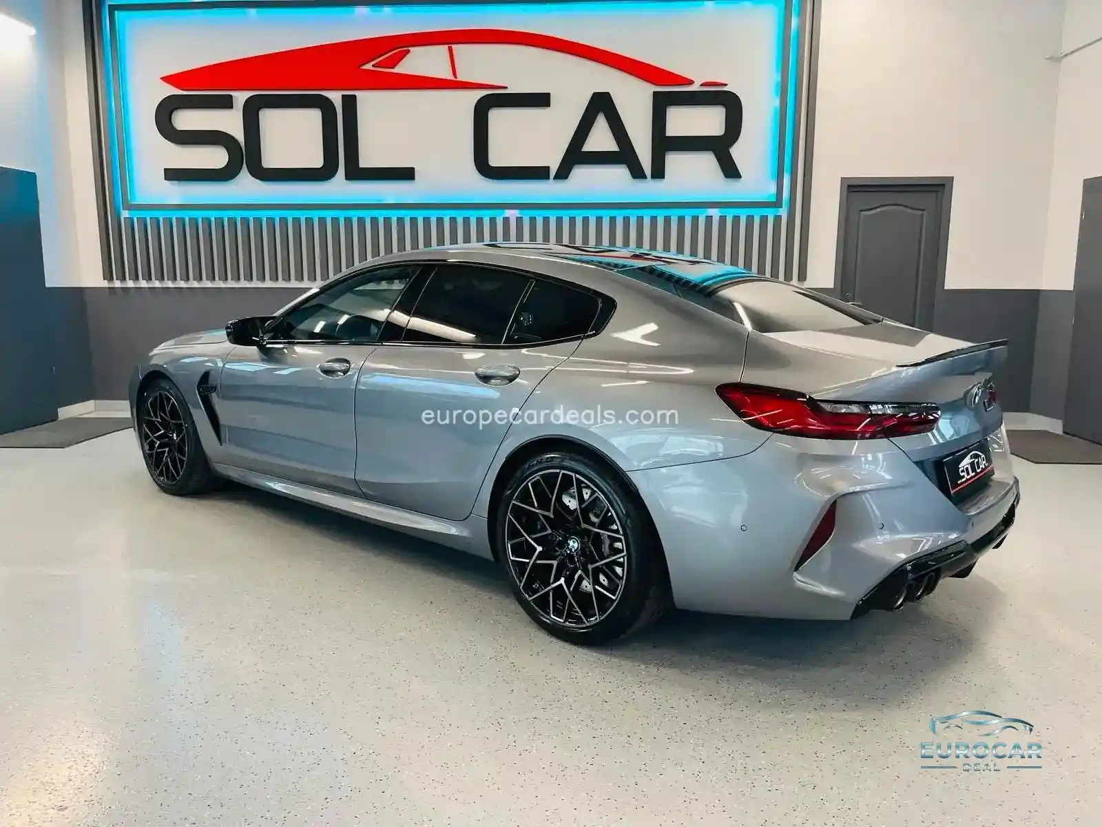 BMW M8