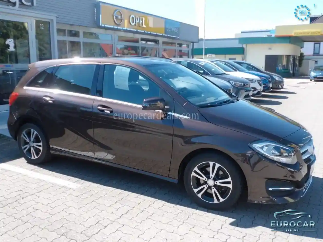 Mercedes-Benz B 180