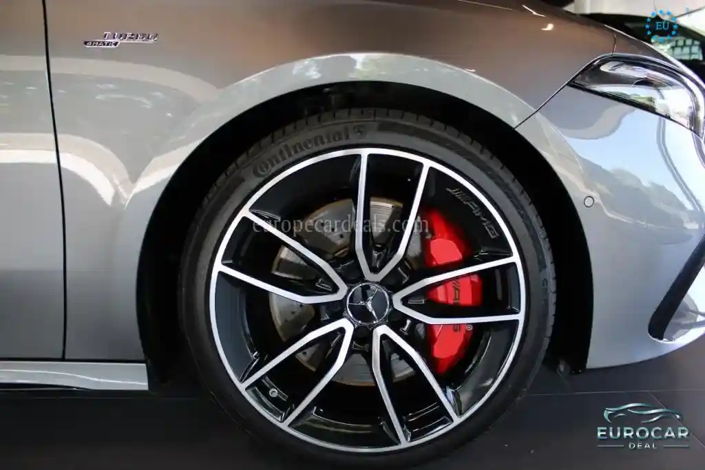 Mercedes-Benz A 35 AMG