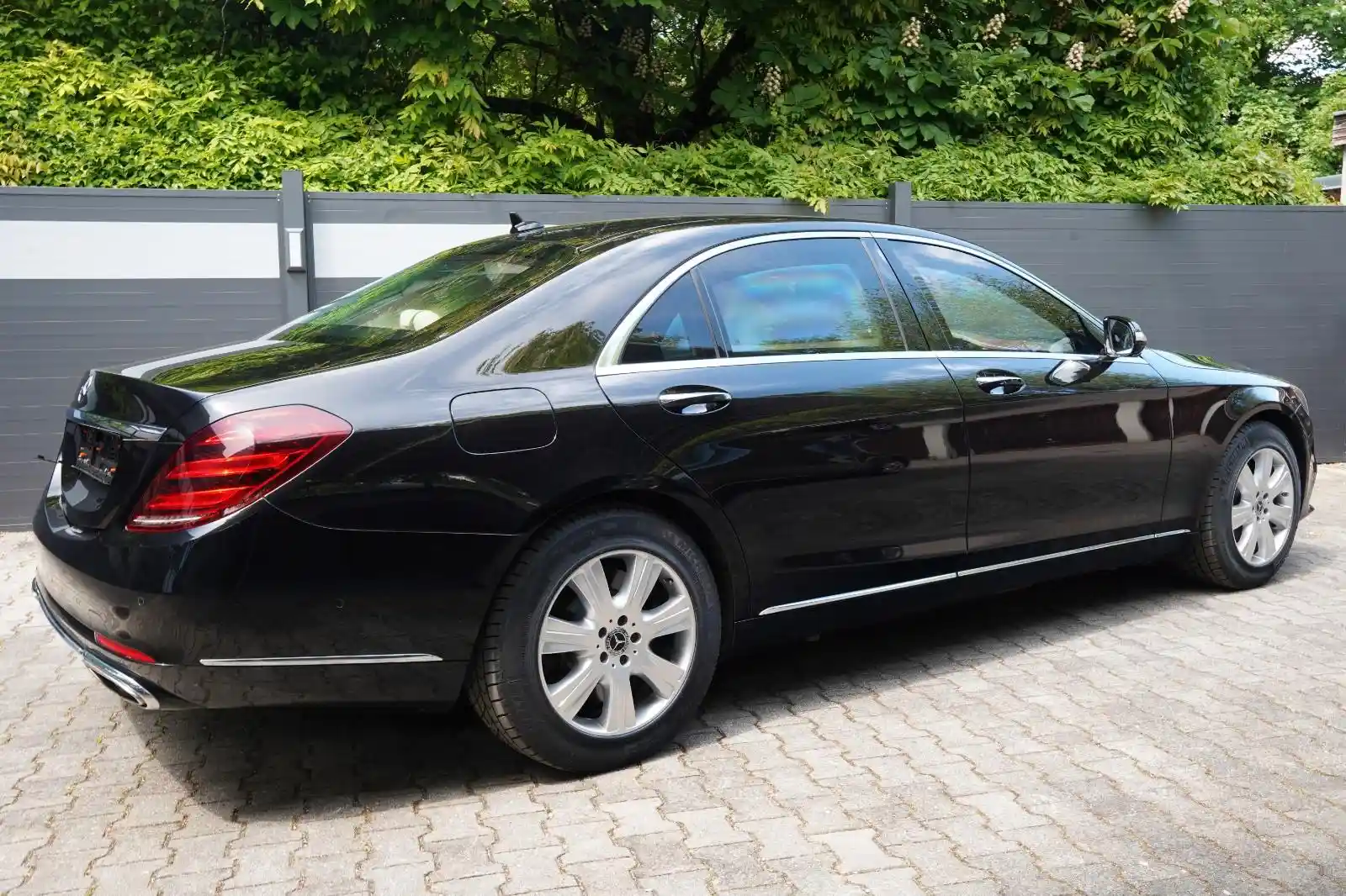 Mercedes-Benz S 600