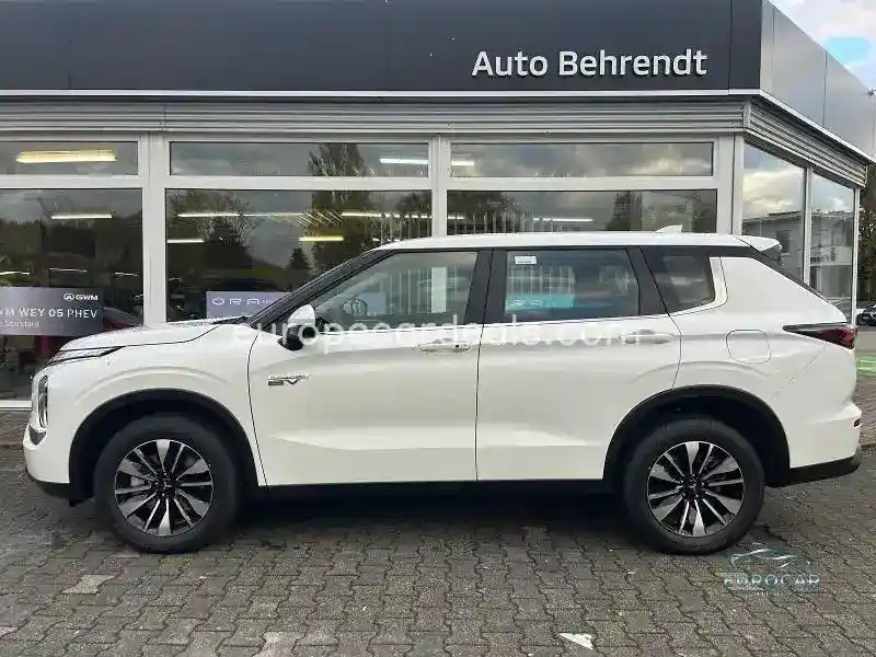 Mitsubishi Plug-in Hybrid Outlander
