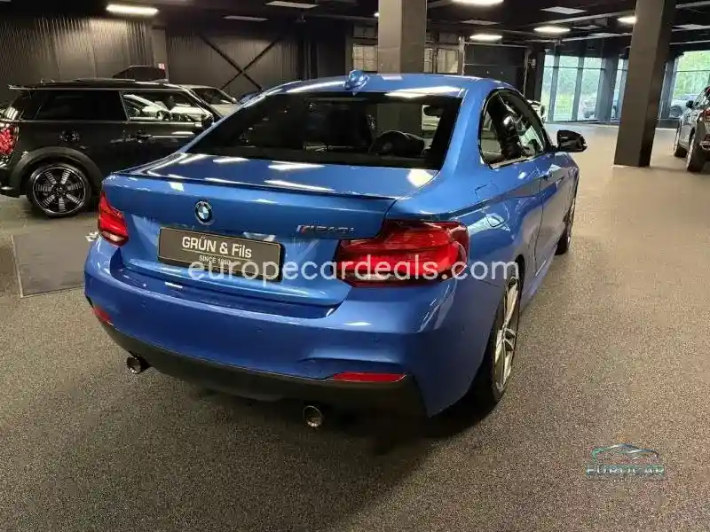 BMW M240i