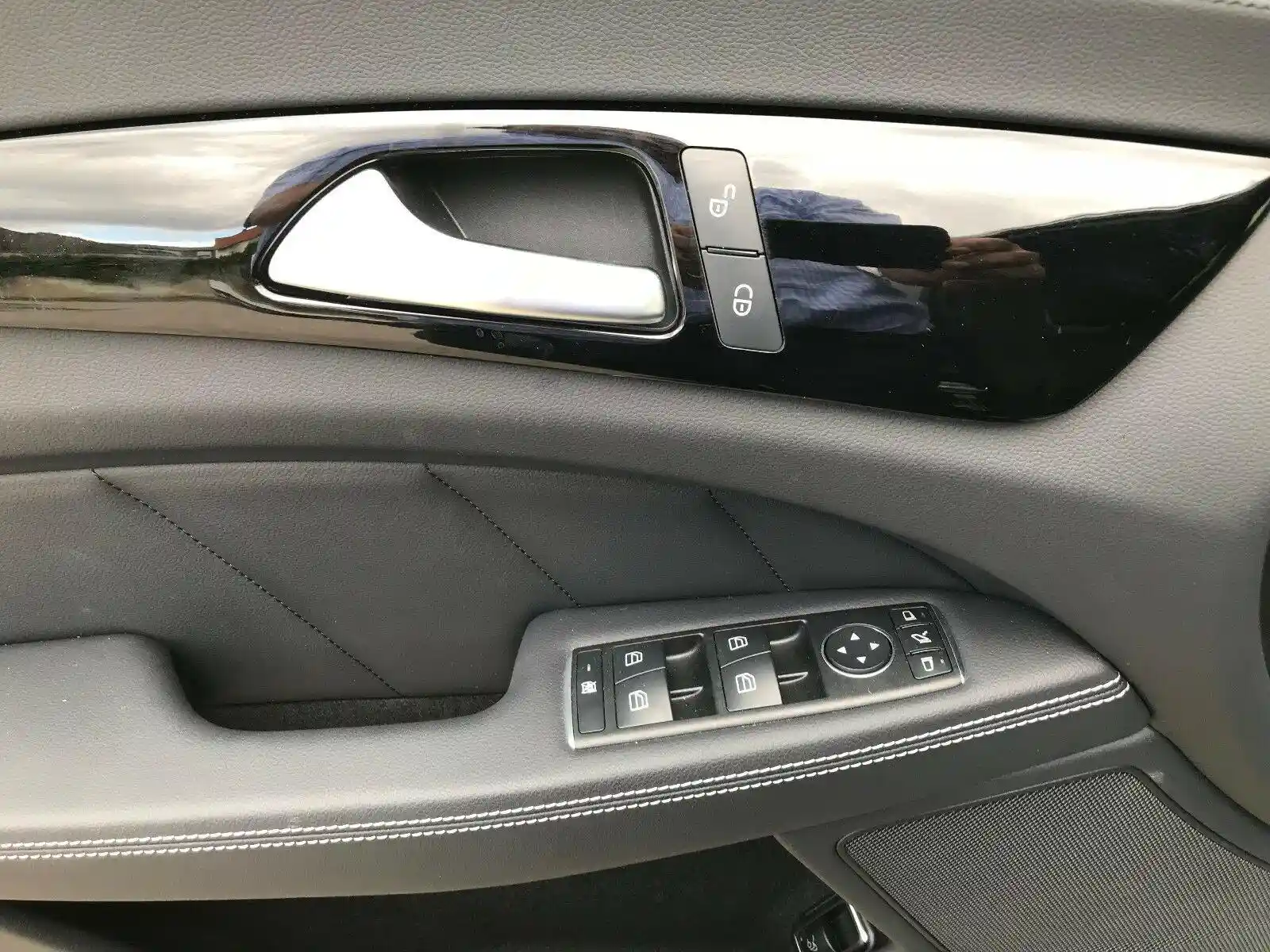 Mercedes-Benz CLS 220