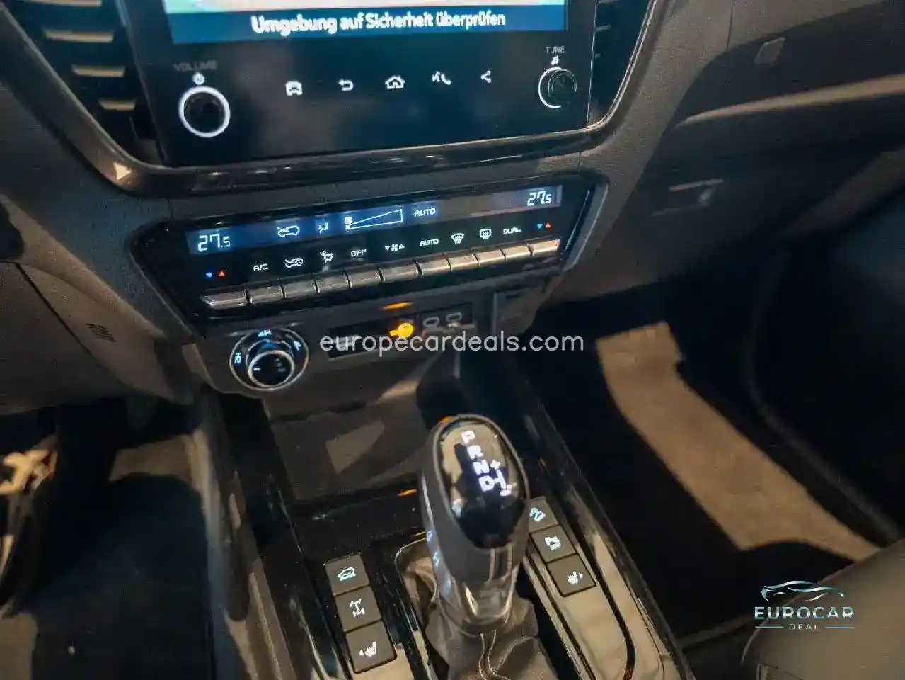 Double Cab 4WD V-CROSS – Neues Modell MJ24