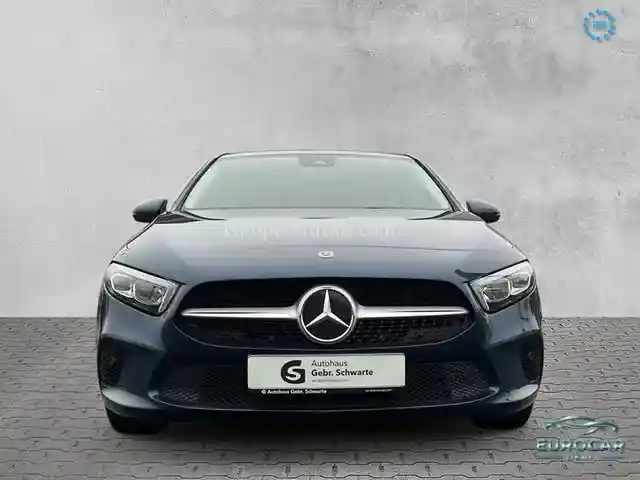 Mercedes-Benz A 220