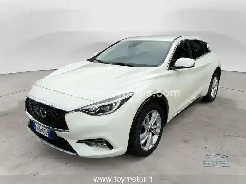 Infiniti Q30