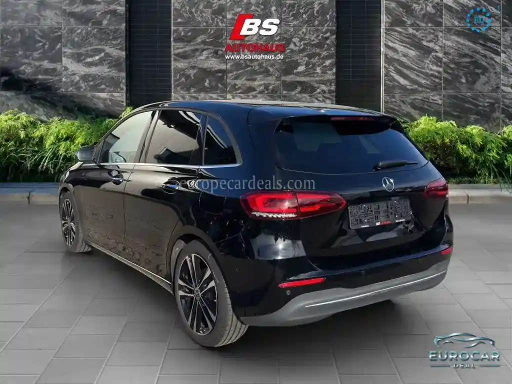 Mercedes-Benz B 220