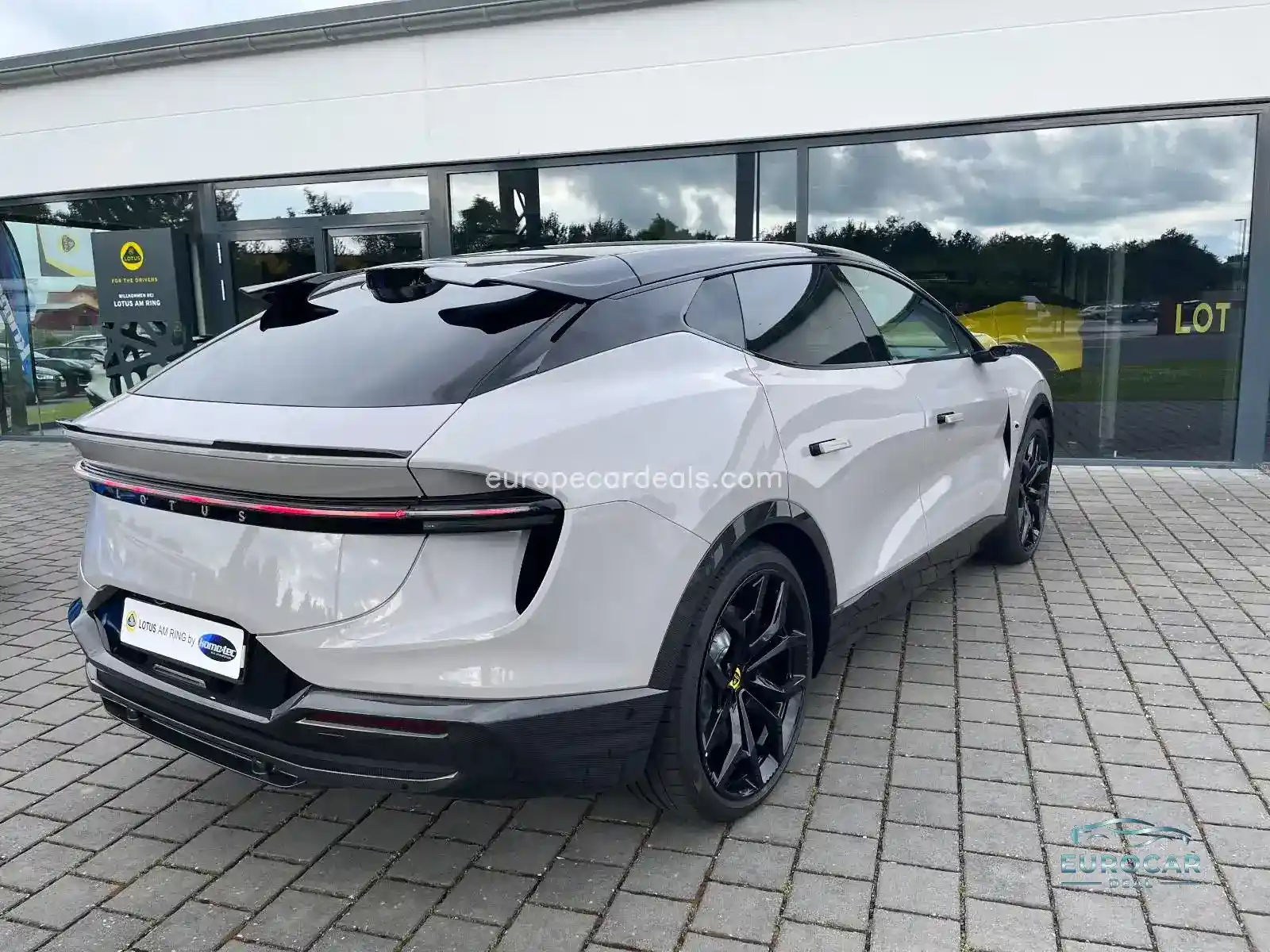 Lotus Eletre