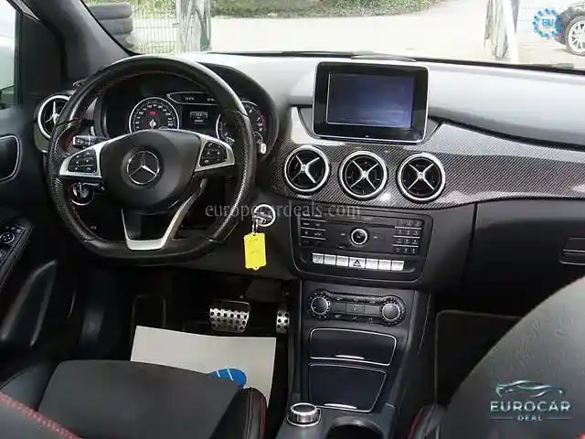 Mercedes-Benz B 180