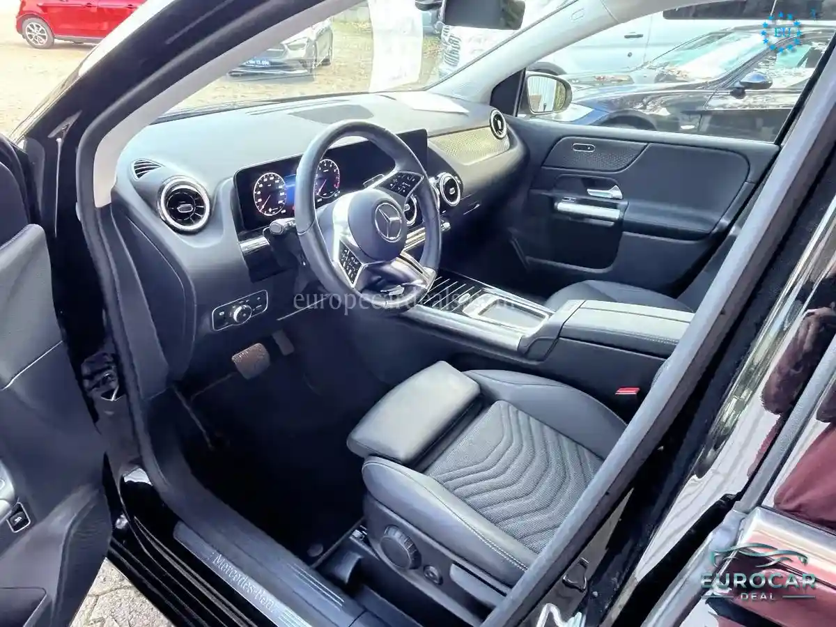 Mercedes-Benz B 180