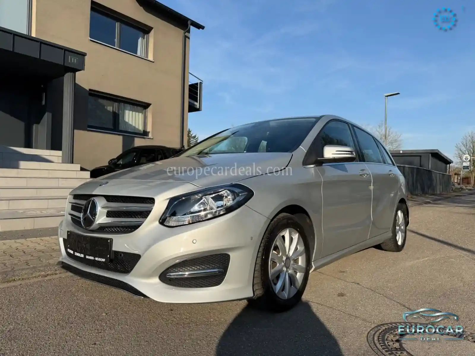 Mercedes-Benz B 180